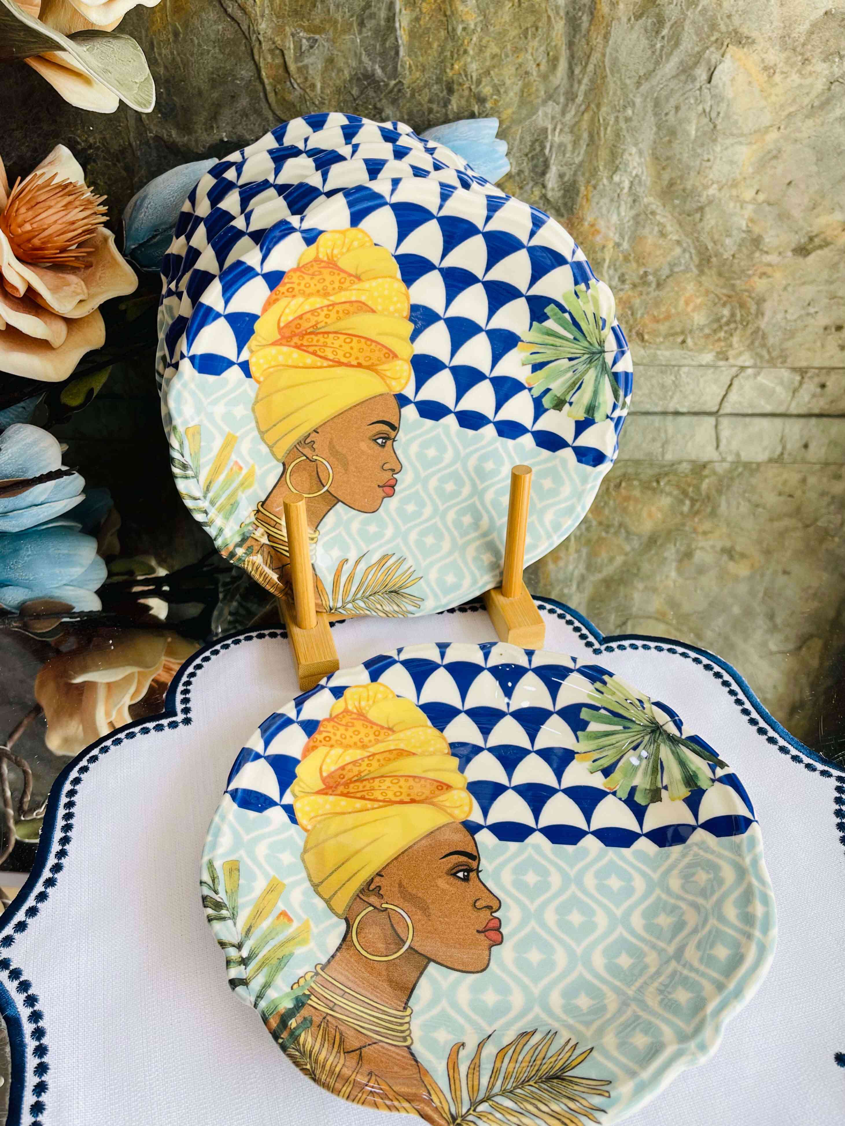 Lot de 6 Assiettes à dessert décorative en porcelaine- Design femme africaine - plat 21cm — vue 2