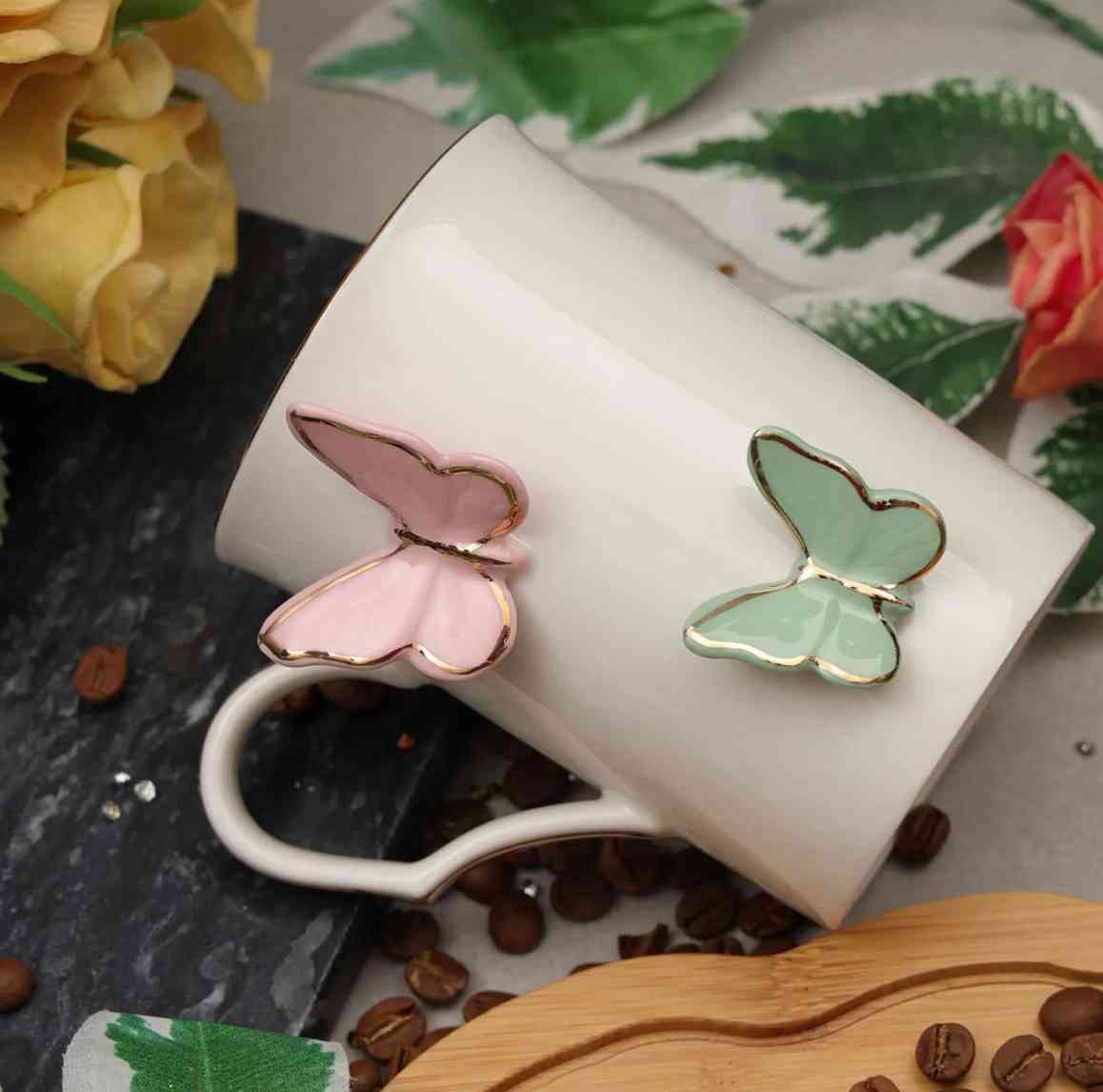 Mug papillon — vue 3