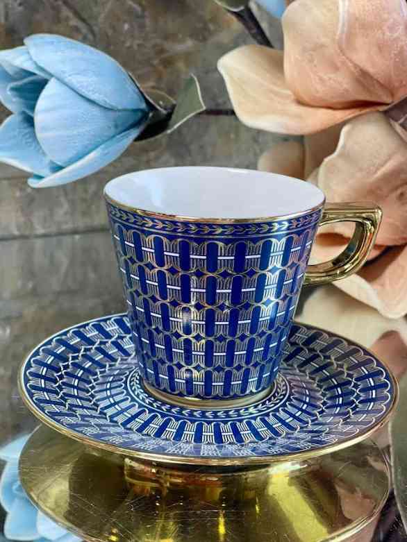 Mug avec sous tasse en porcelaine 