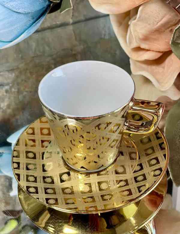 Mug avec sous tasse en porcelaine 