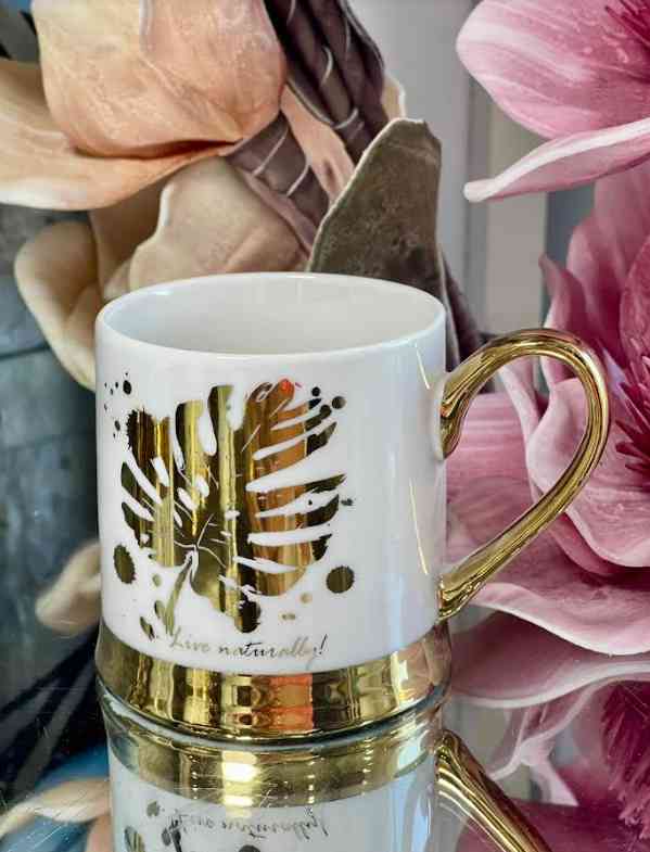 mug doré en porcelaine 