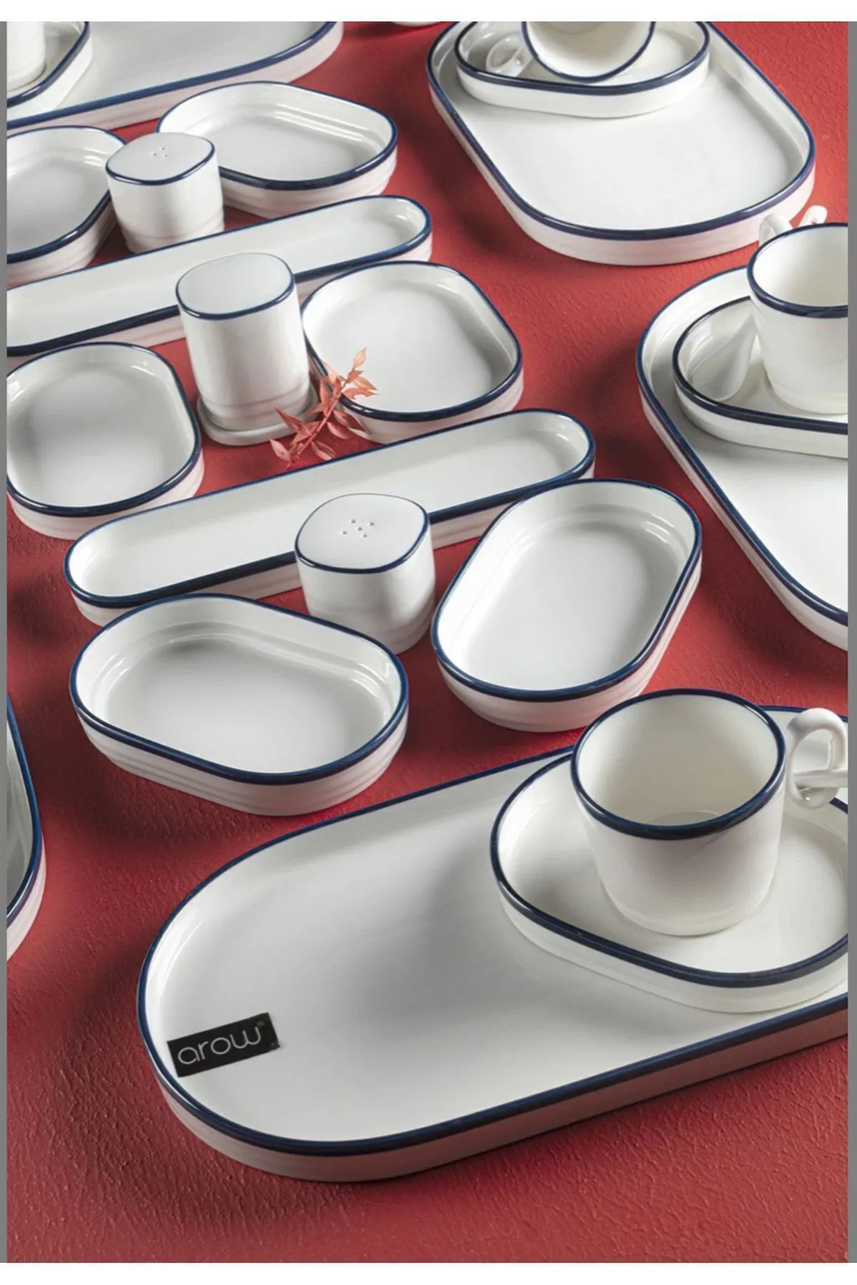 Service Petit Déjeuner En Porcelaine 35 pièces 