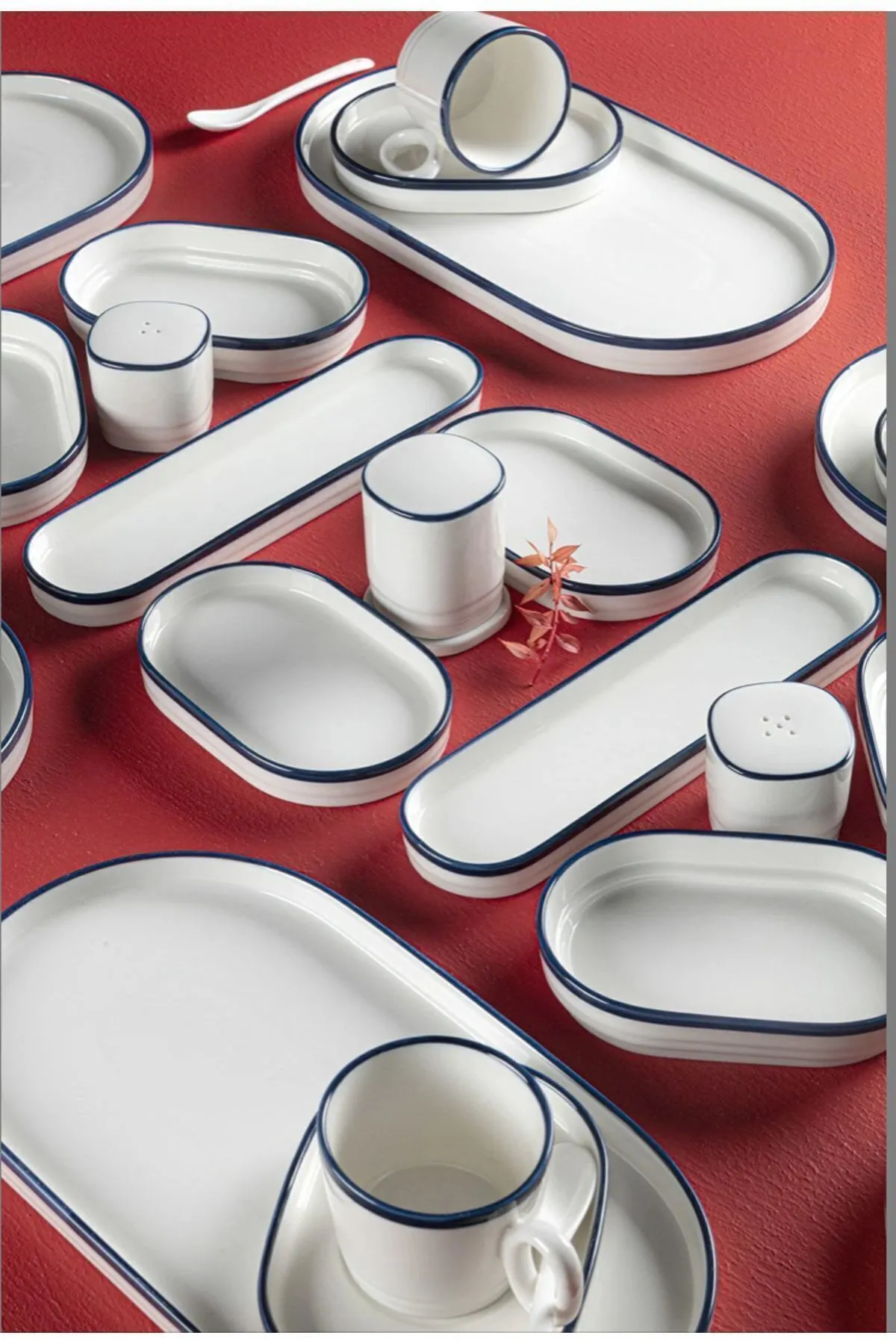 Service Petit Déjeuner En Porcelaine 35 pièces 