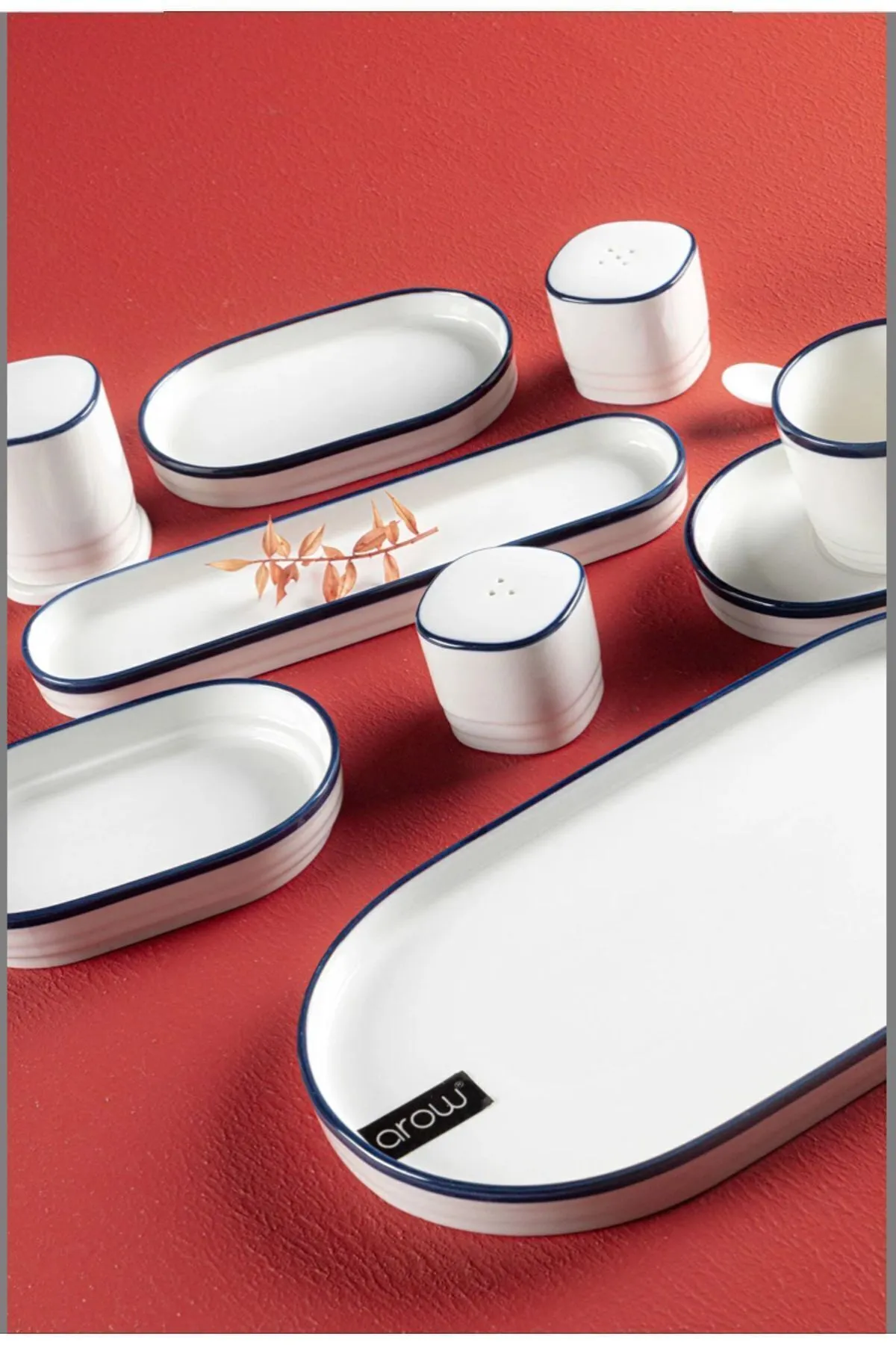Service Petit Déjeuner En Porcelaine 35 pièces 